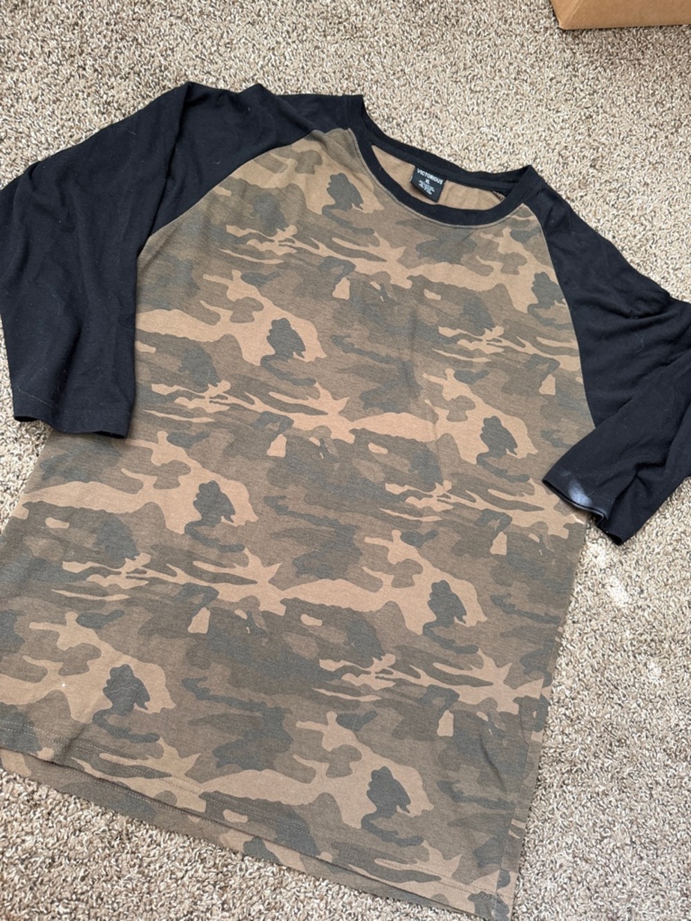 Men's Short Sleeve Camo Raglan Tee - Black Sleeves